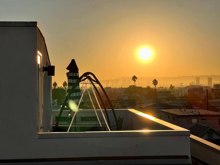Luxury K-town Dwelling With Private Rooftop Deck. Los Ángeles